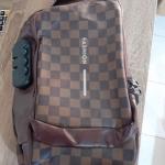 Sac de poitrine homme avec port USB – Imperméable et anti-vol