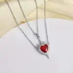 القلب الوردي مع الخنجر