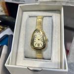 montre luxe pour femme dorée IEKE