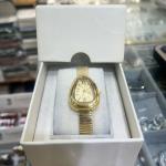 montre luxe pour femme dorée IEKE