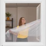 Moustiquaire de fenêtre avec ruban auto-aggripant et cutter 125*150CM BLANC